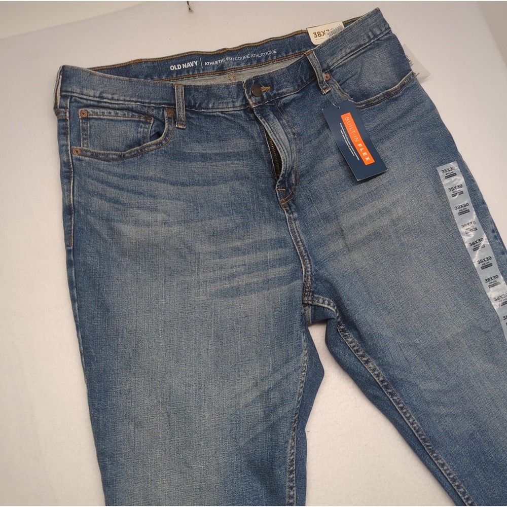 Old Navy Signature Athletic Builtin Flex Denim Jeans NWT Mens 38x30